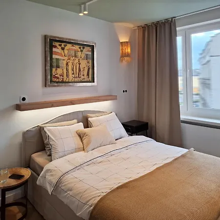 Boho - 100m From Market Square Apartment